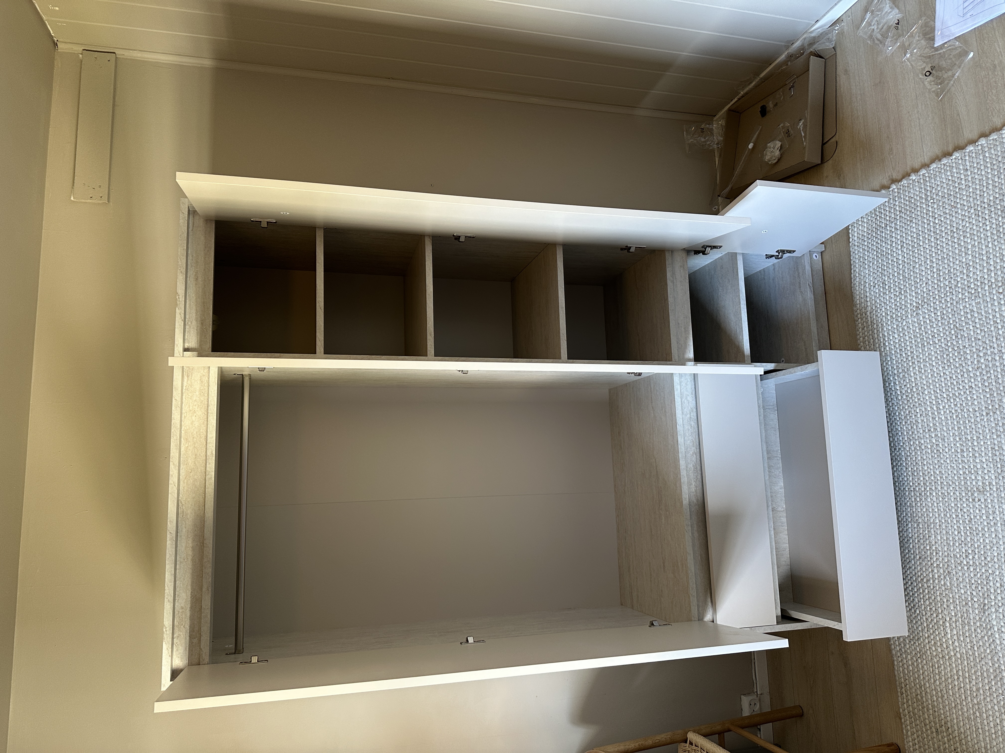 Etter: Billund/Jysk garderobe